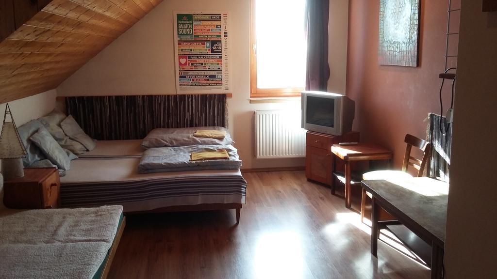 Kerámiapark Guesthaus Hotel Budapest Bagian luar foto