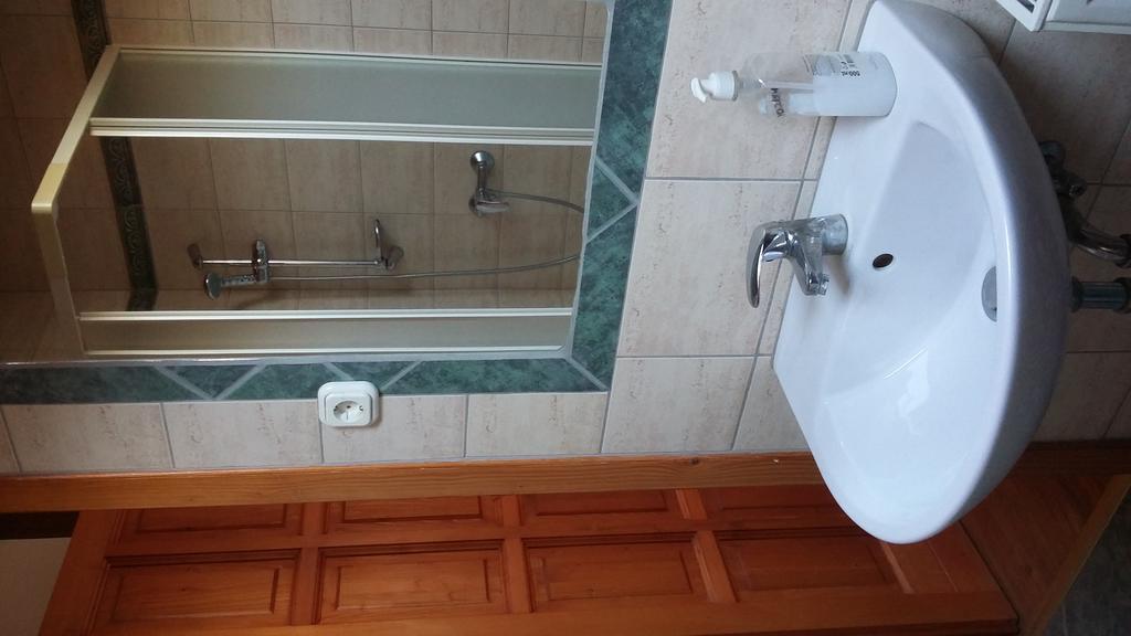 Kerámiapark Guesthaus Hotel Budapest Bagian luar foto